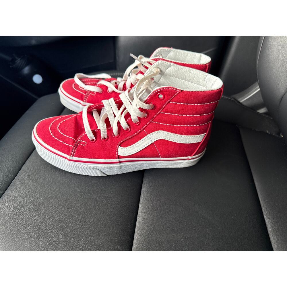 Vans Off The Wall Mid Tops Size 6 men and 7.5 women